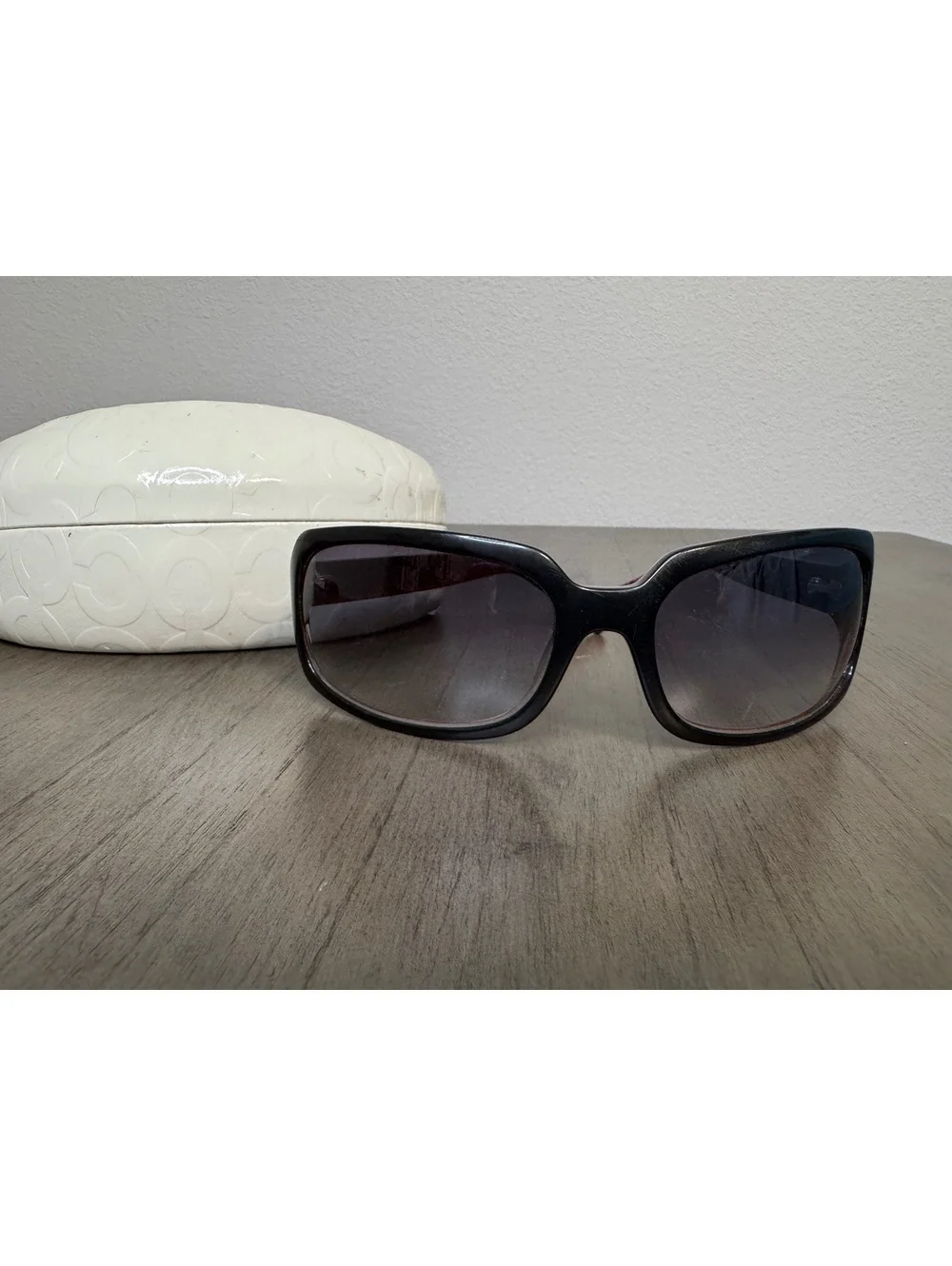 Coach Burgundy Signature Temple Sunglasses w/ Original Hard Case 🕶️❤️